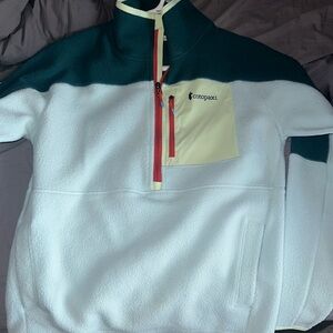 Cotopaxi woman’s small sweatshirt